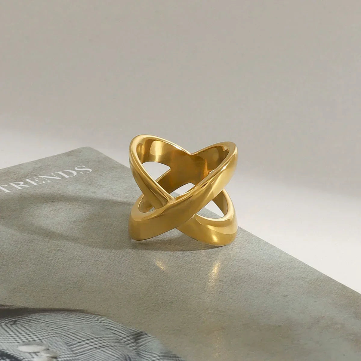 [VA]Carolyn Goldkreuz-Ring