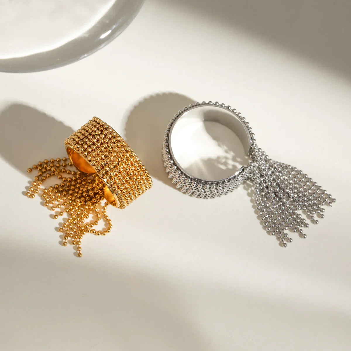 [VA]Krystelle Ring mit goldenen Quasten