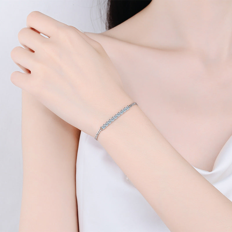 [VA]ARMBAND MIT LÄCHELNDER KURVE AUS MOISSANIT