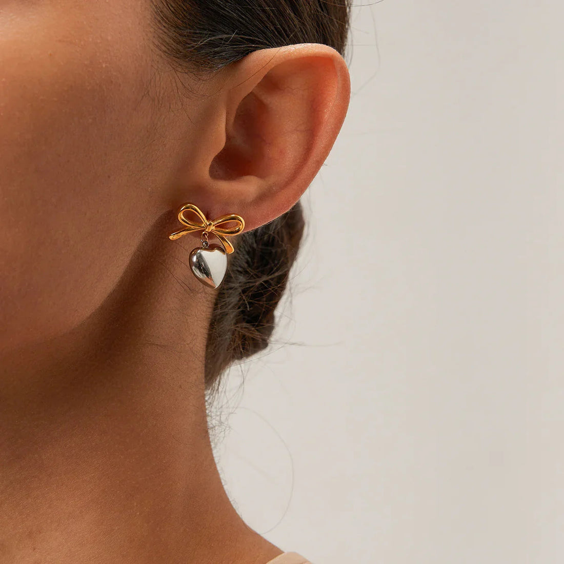 [VA]Rowanne Two Tone French Knot Heart Earrings