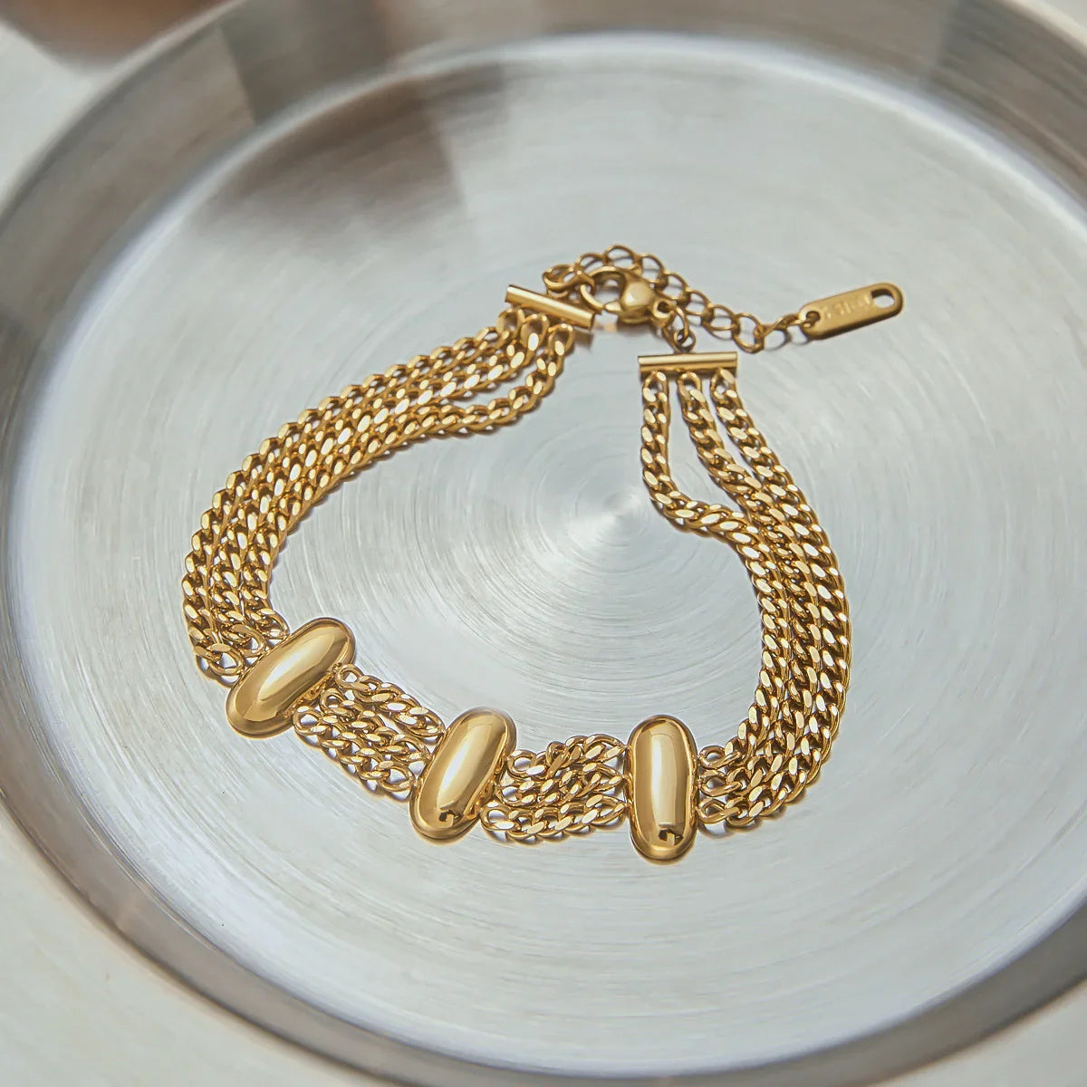 {
  "[VA]Kathleen Layered Chain Gold Bracelet": "[VA]キャスリーン レイヤードチェーン ゴールドブレスレット"
}