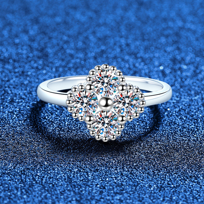 [VA]ELEGANTER VIERBLÄTTRIGER KLEEBATT-MOISSANIT-RING
