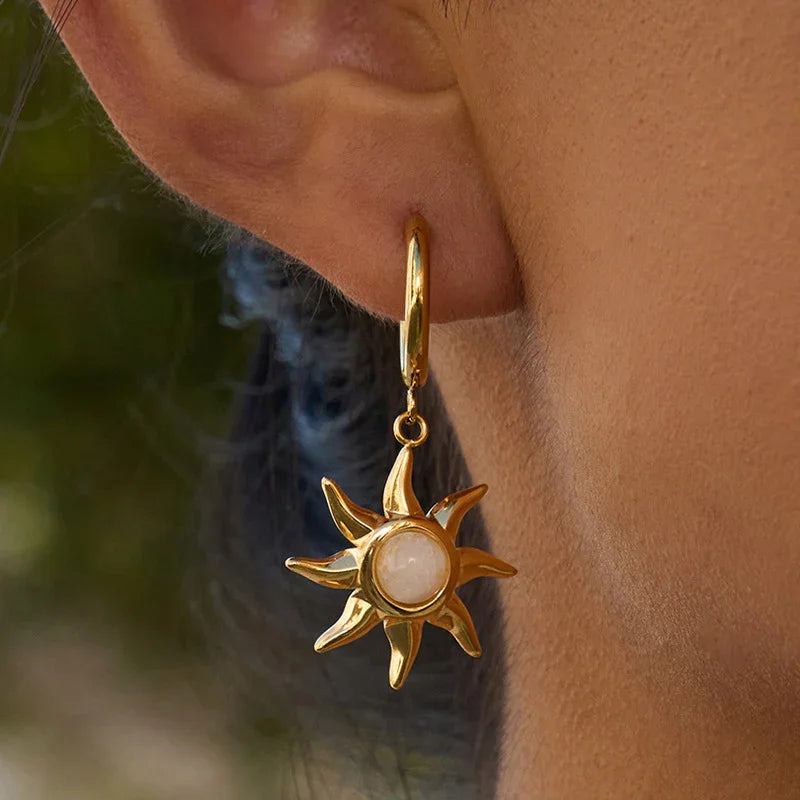 [VA]Helia Sun-shaped Moonstone Earrings