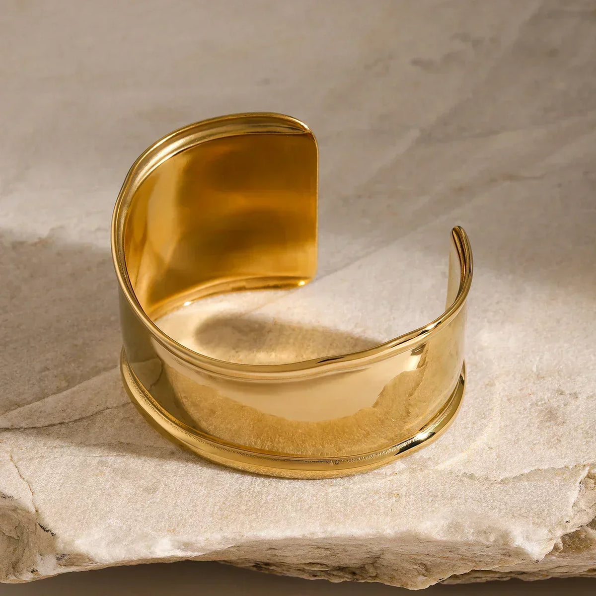 [VA]Nellie Smooth Gold Cuff
