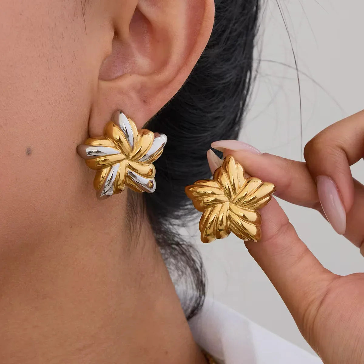 [VA]Goldene Stern-Ohrringe von Thymes
