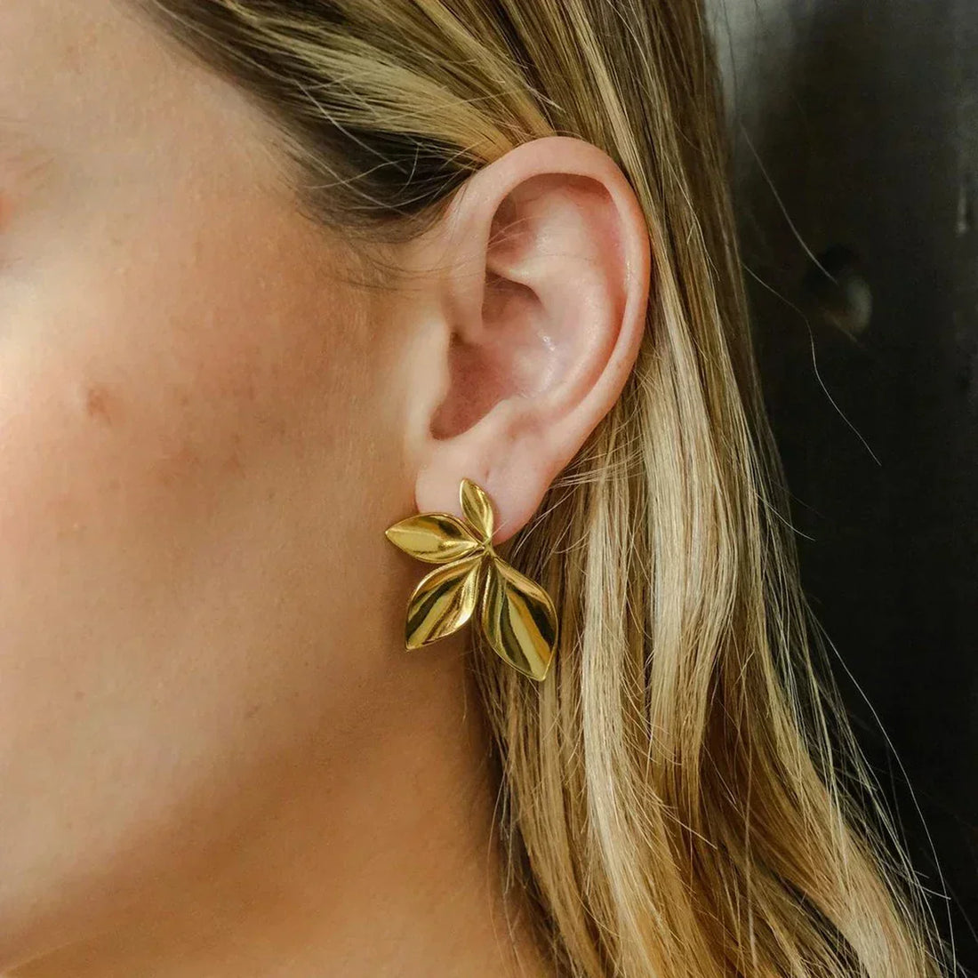 [VA]Velle Gold Petal Earrings