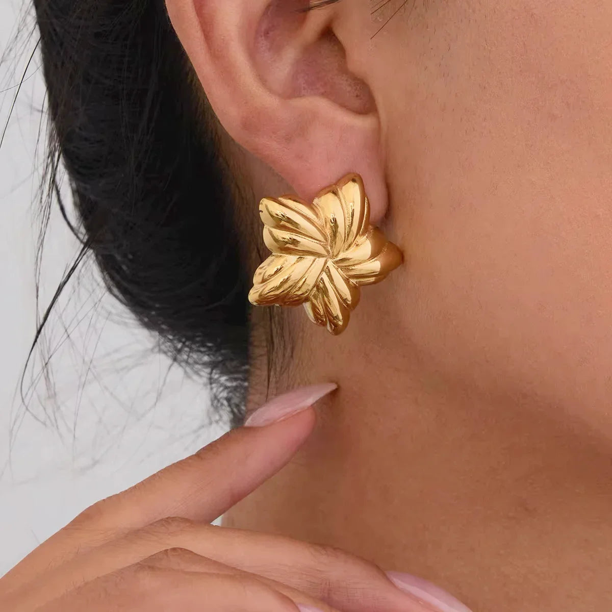 [VA]Goldene Stern-Ohrringe von Thymes