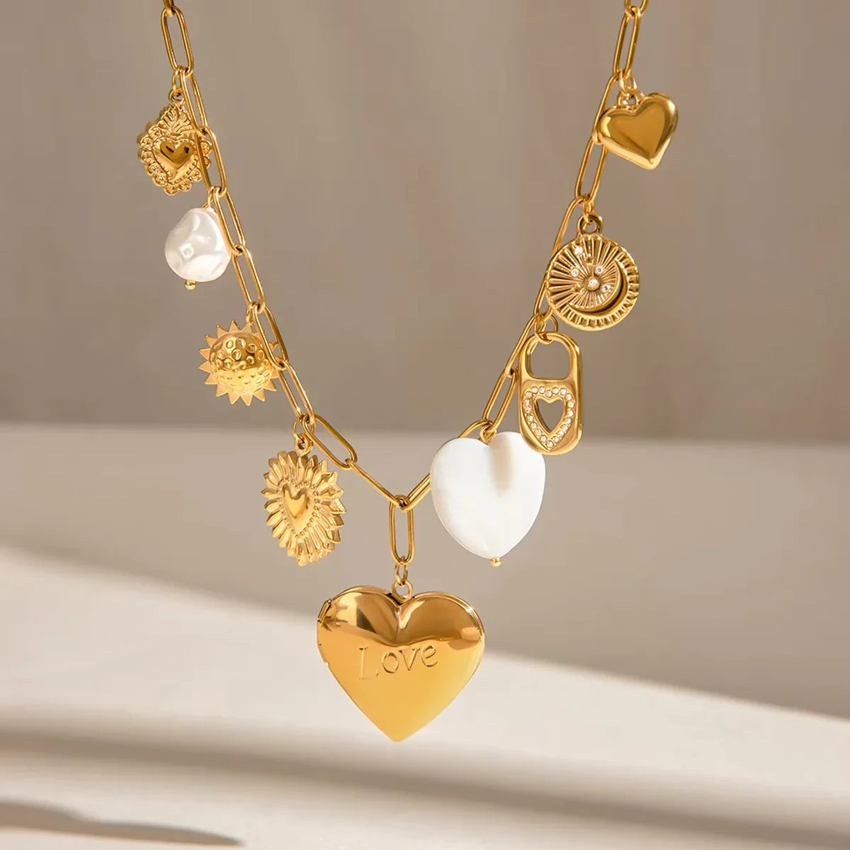 [VA]Lianne Herzmedaillon Gold