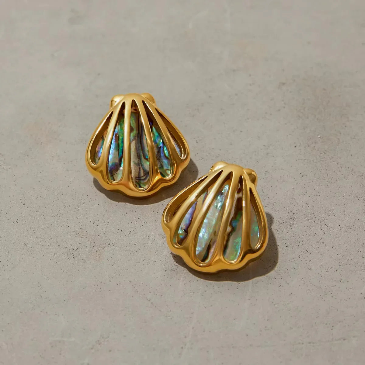 [VA]Nixie Gold Muschel-Ohrringe
