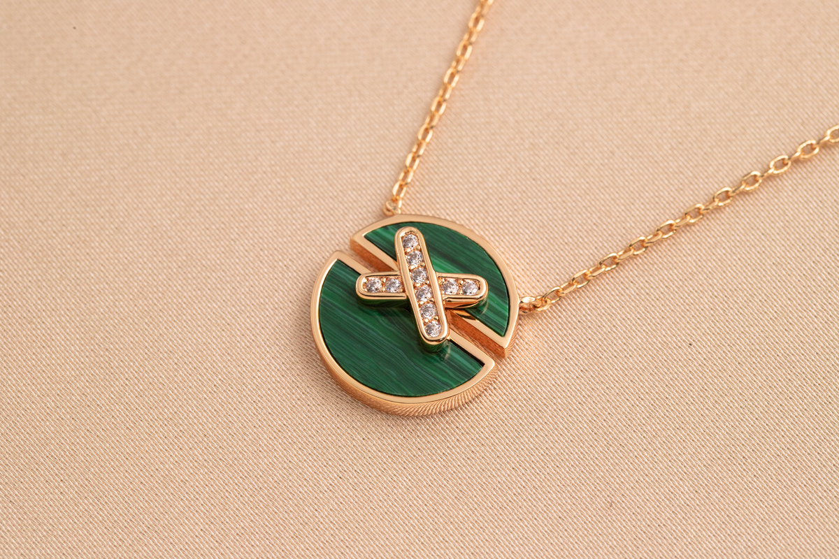 [VA]JEUX DE PINK GOLD DIAMOND NECKLACE