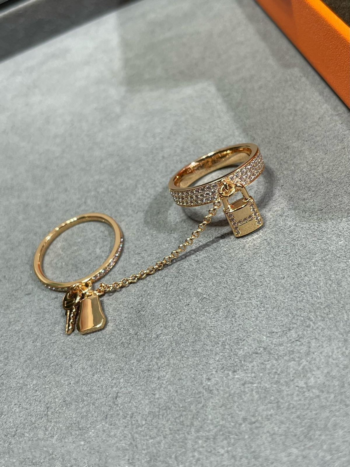 [VA]HM KELLY CLOCHETTE DOPPELRING IN MIT DIAMANTEN