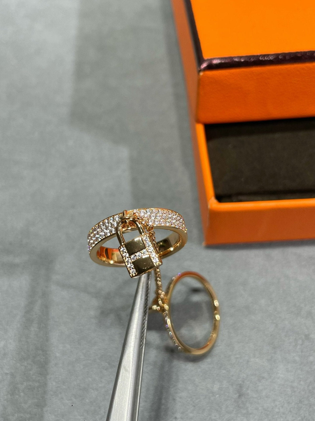 [VA]HM KELLY CLOCHETTE DOPPELRING IN MIT DIAMANTEN