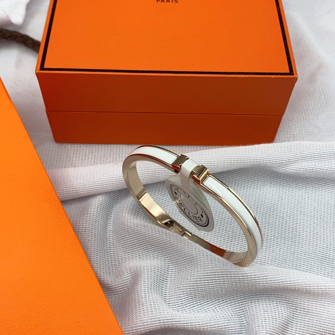 [VA]CLASSIC HM CLIC WHITE 8MM ENAMEL BRACELET