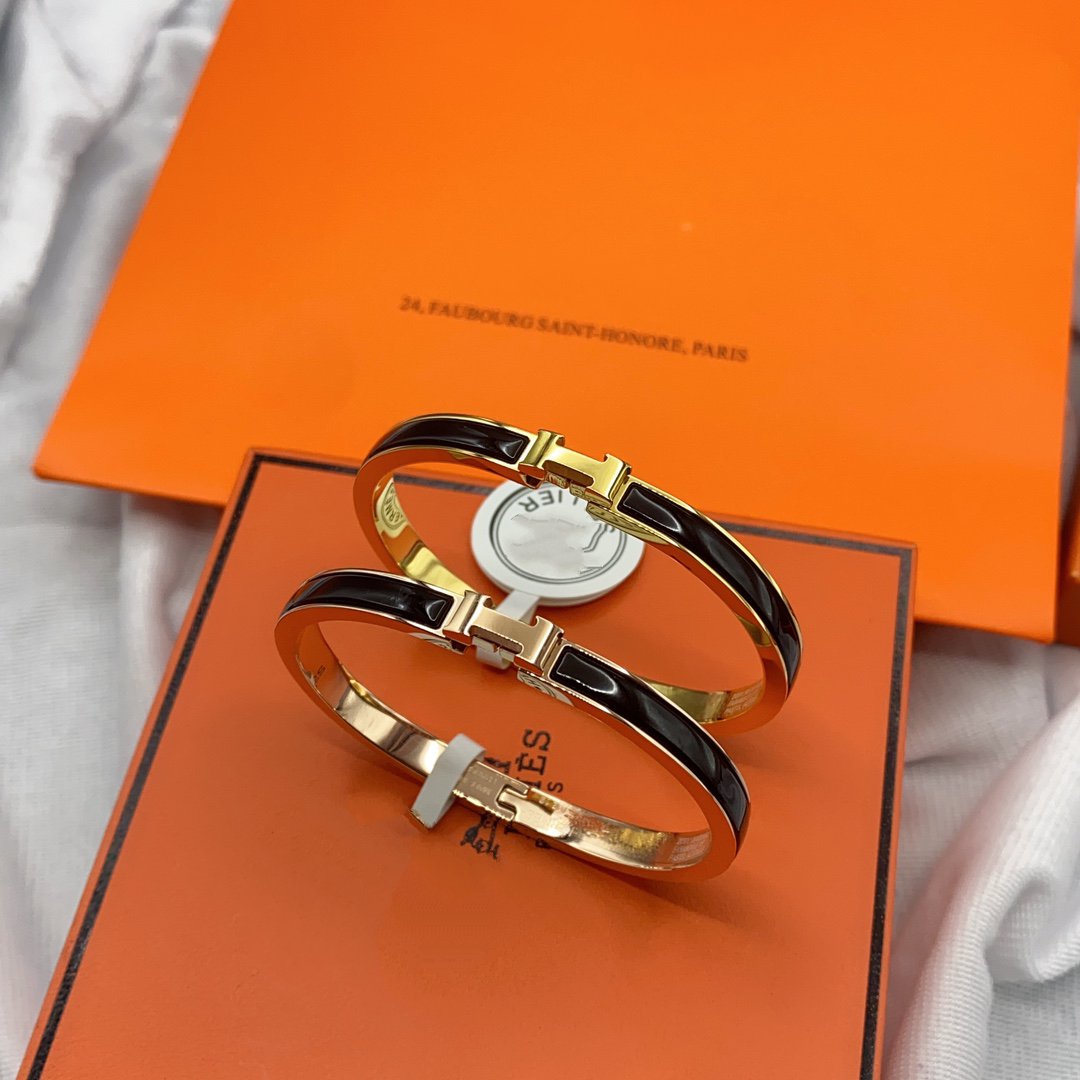 [VA]CLASSIC HM CLIC BLACK 8MM ENAMEL BRACELET