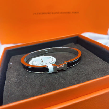 [VA]CLASSIC HM CLIC BLACK 8MM ENAMEL BRACELET
