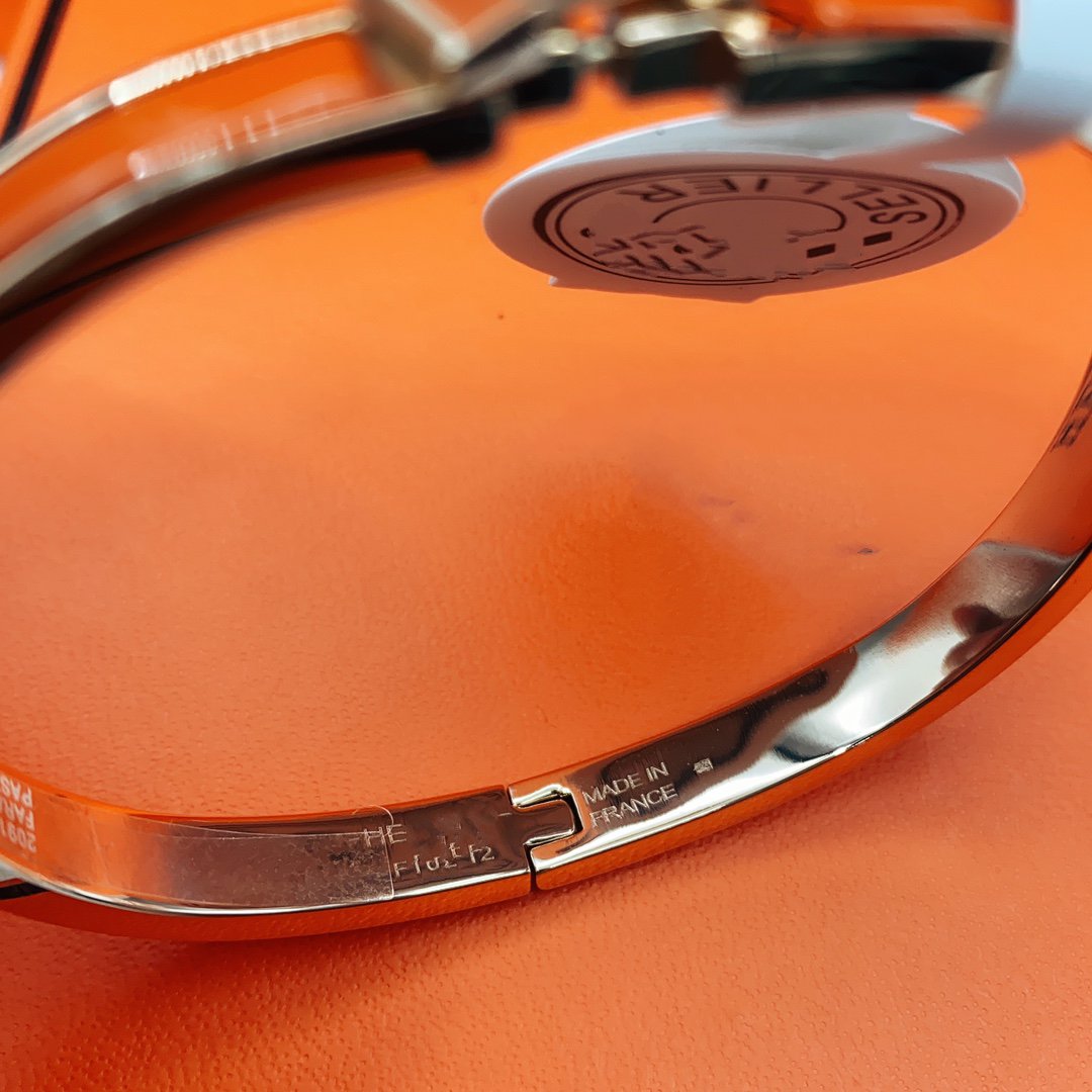 [VA]KLASSISCHES HM CLIC ROTES 8MM EMAILLE-ARMBAND
