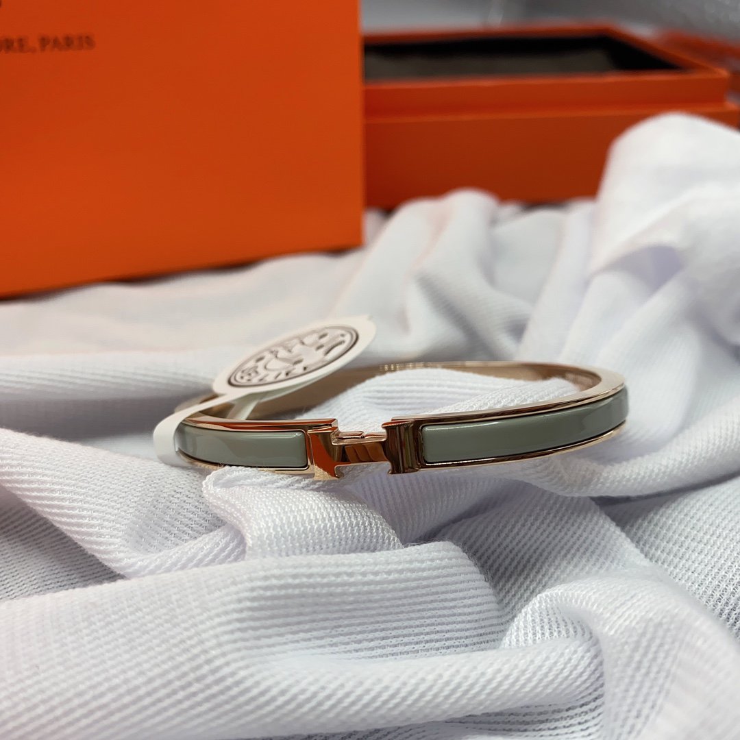 [VA]KLASSISCHES HM CLIC GRÜN 8MM EMAILLE-ARMBAND