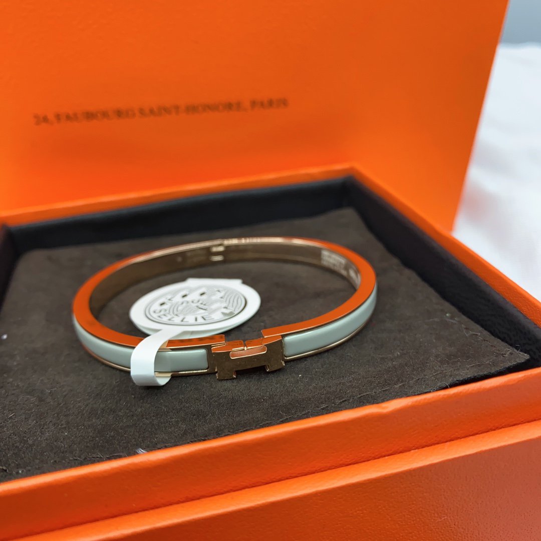 [VA]CLASSIC HM CLIC GREEN 8MM ENAMEL BRACELET