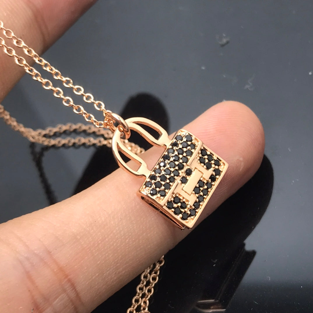 {"VA": "【VA】HM ネックレス 入荷 ブラックダイヤモンド"}