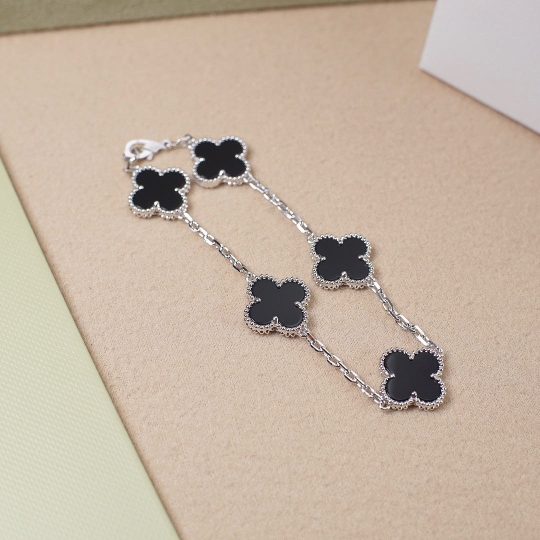 [VA]LUCKY CLOVER 5-MOTIF BRACELET - BLACK OXNY COLLECTION