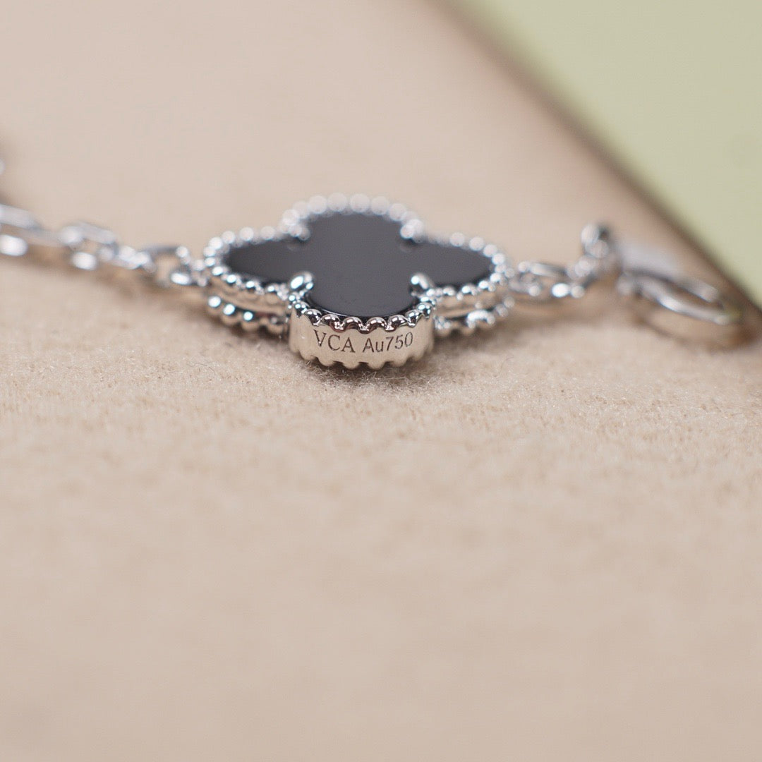 [VA]LUCKY CLOVER 5-MOTIF BRACELET - BLACK OXNY COLLECTION