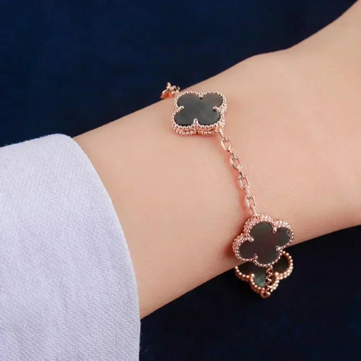 [VA]LUCKY CLOVER 5-MOTIF BRACELET - GREY MOTHER-OF-PEARL COLLECTION