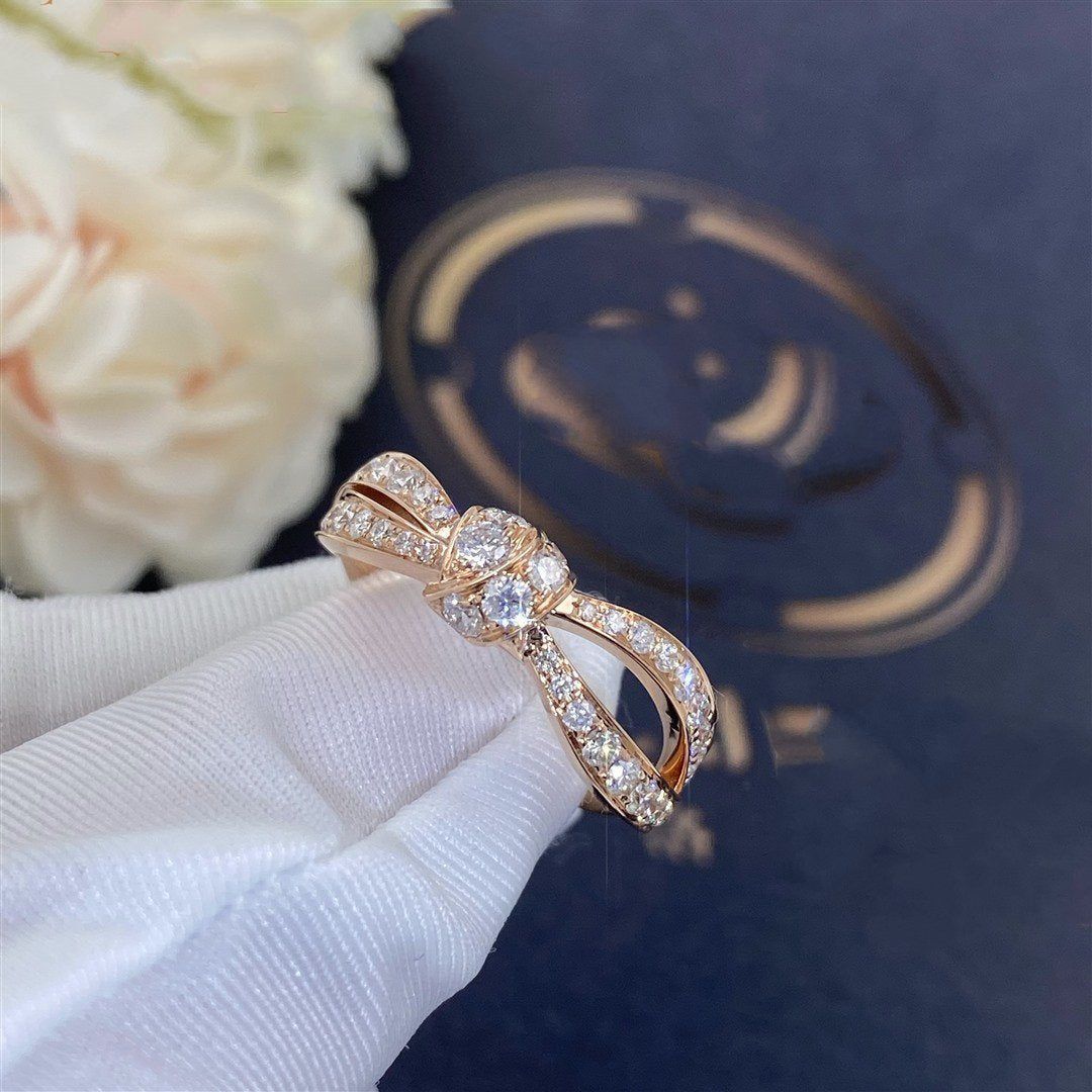 [VA]LIENS RING AUS ROSÉGOLD MIT DIAMANTEN
