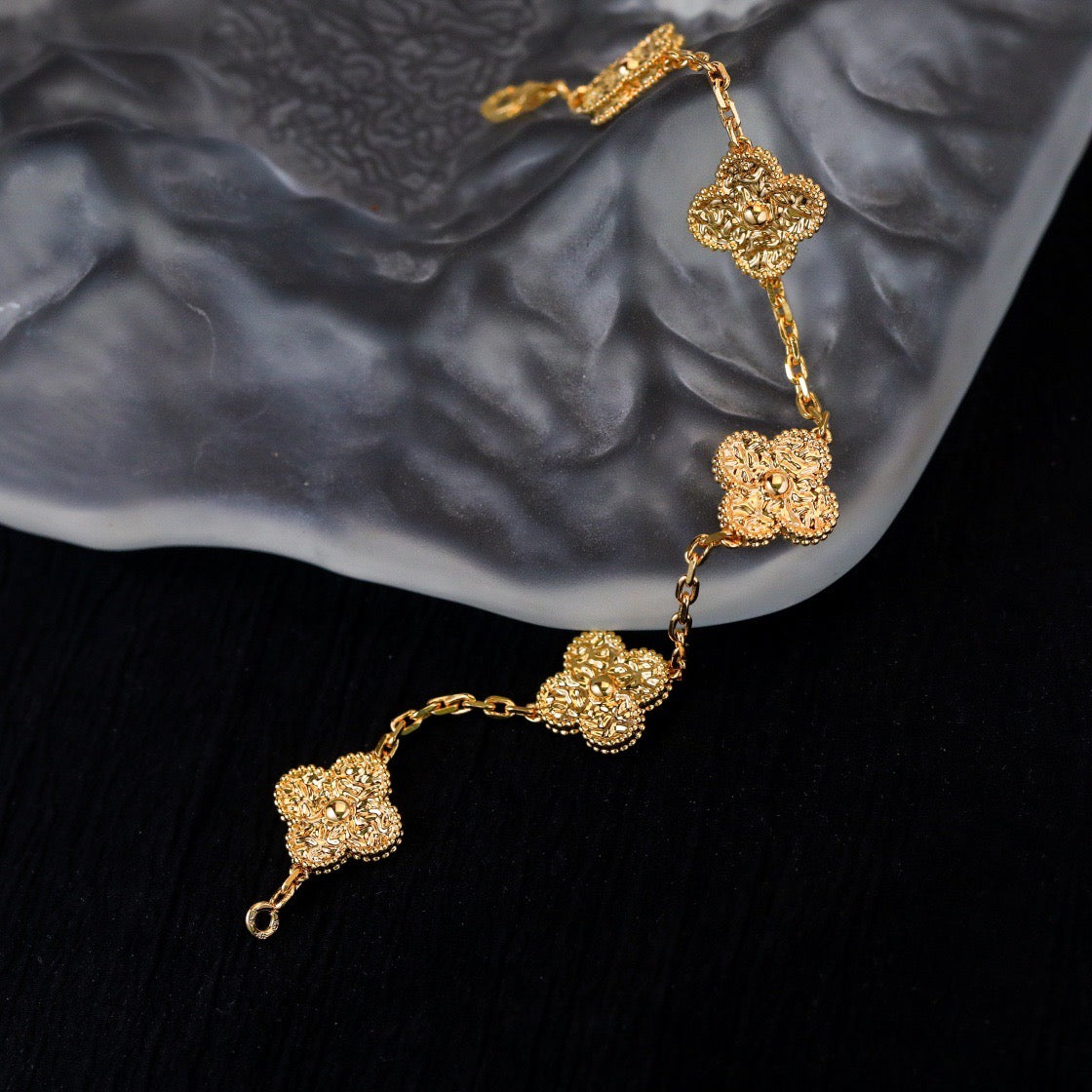 [VA]LUCKY CLOVER 5-MOTIF BRACELET - BRONZING