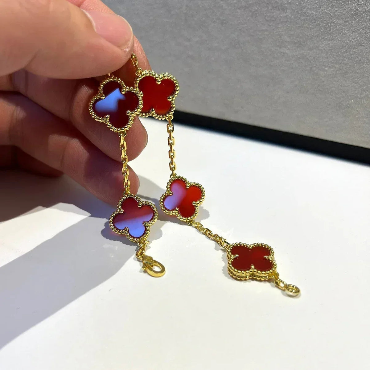 [VA]LUCKY CLOVER 5-MOTIF BRACELET - RED CARNELIAN COLLECTION