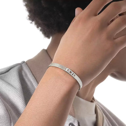 [VA]Move Noa Ciselé half pavé bangle