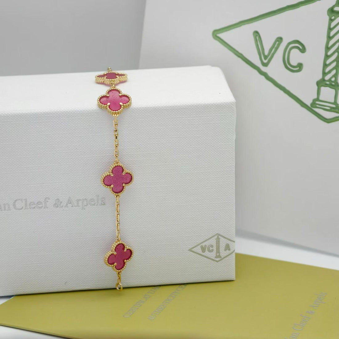 [VA]NEUES CLOVER ARMBAND MIT 5 MOTIVEN IN ROSA EMAILle