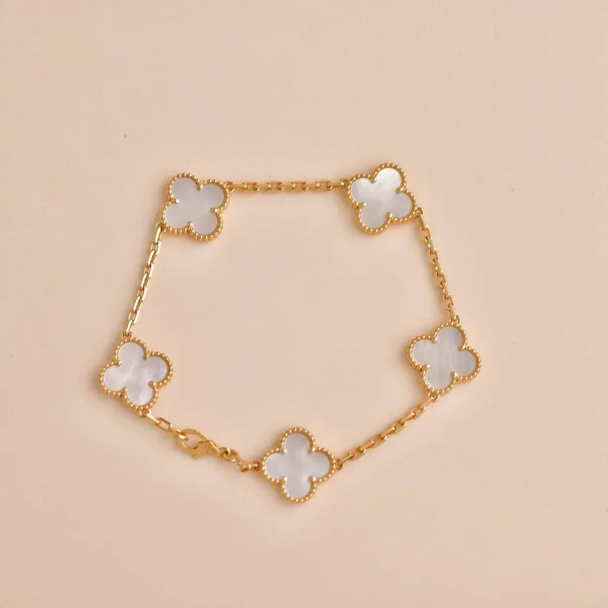 [VA]LUCKY CLOVER 5-MOTIF BRACELET - WHITE MOTHER-OF-PEARL COLLECTION
