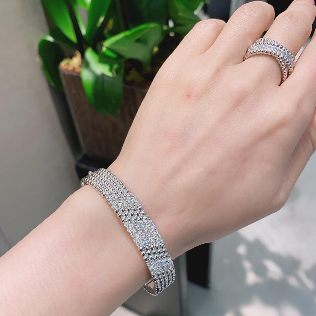 [VA]  FIVE-ROW DIAMOND BRACELET