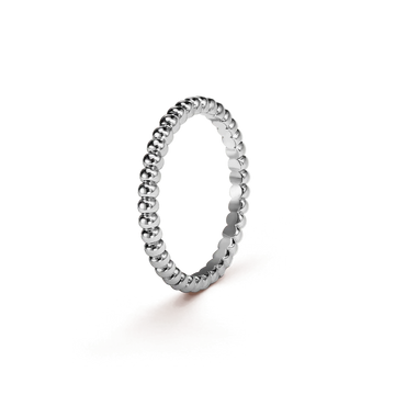 {
"VA": "ペルレ リング"
}