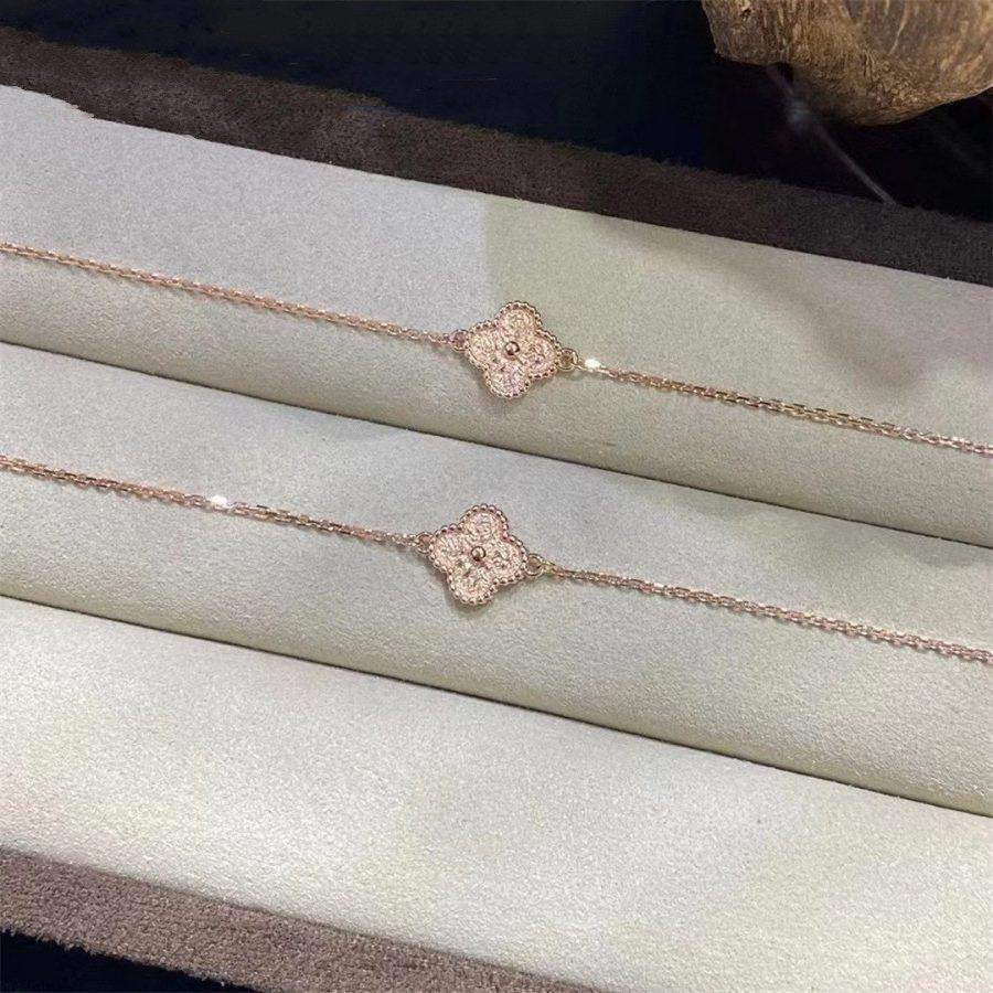 [VA]CLOVER ARMBAND MIT EINZELBLÜTE