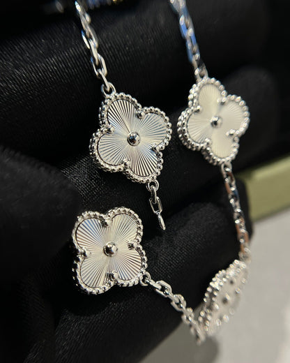 [VA]LUCKY CLOVER 5-MOTIF BRACELET - LASER COLLECTION